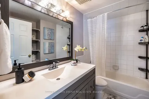 320 Homestead Drive Oshawa ON L1J 6V1