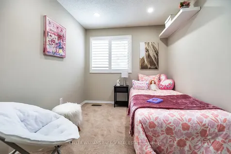 320 Homestead Drive Oshawa ON L1J 6V1