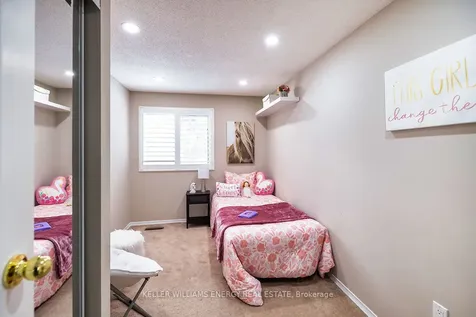 320 Homestead Drive Oshawa ON L1J 6V1