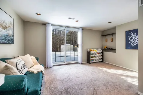 320 Homestead Drive Oshawa ON L1J 6V1