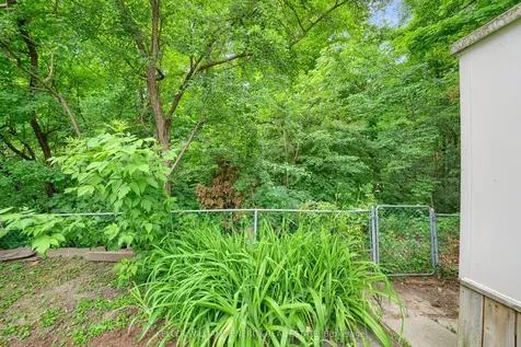 320 Homestead Drive Oshawa ON L1J 6V1