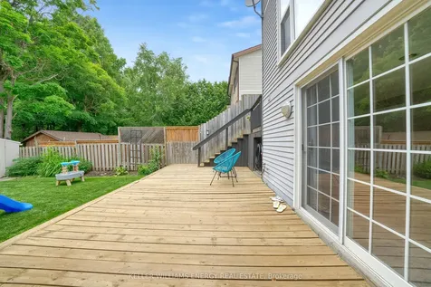 320 Homestead Drive Oshawa ON L1J 6V1