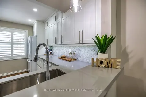 320 Homestead Drive Oshawa ON L1J 6V1