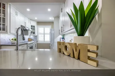 320 Homestead Drive Oshawa ON L1J 6V1