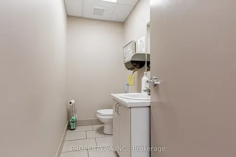945 O'connor Drive Toronto ON M4B 2S7