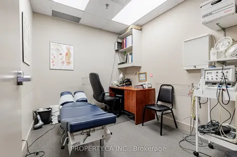945 O'connor Drive Toronto ON M4B 2S7