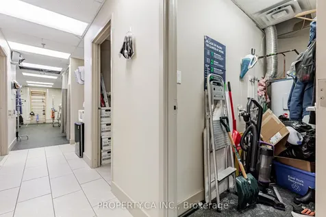 945 O'connor Drive Toronto ON M4B 2S7