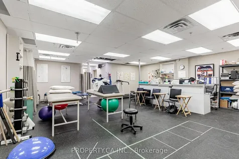 945 O'connor Drive Toronto ON M4B 2S7
