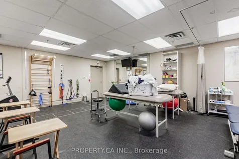 945 O'connor Drive Toronto ON M4B 2S7