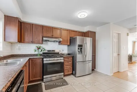 443 Rossland Road E Ajax ON L1Z 0K8