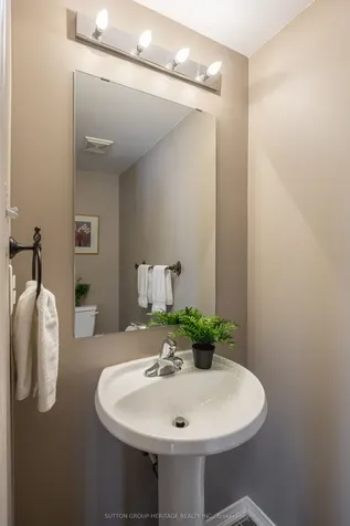 2 Peacock Crescent Ajax ON L1T 0C6