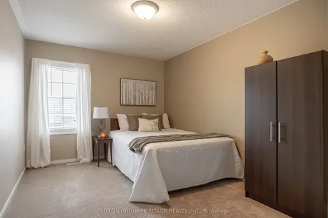 2 Peacock Crescent Ajax ON L1T 0C6