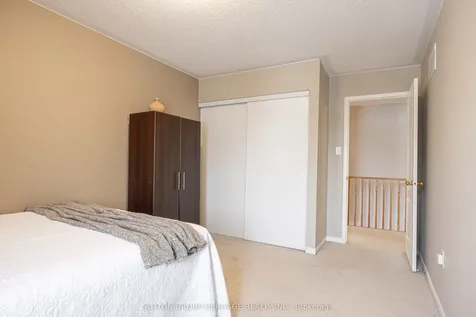 2 Peacock Crescent Ajax ON L1T 0C6