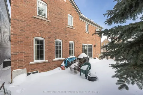 2 Peacock Crescent Ajax ON L1T 0C6