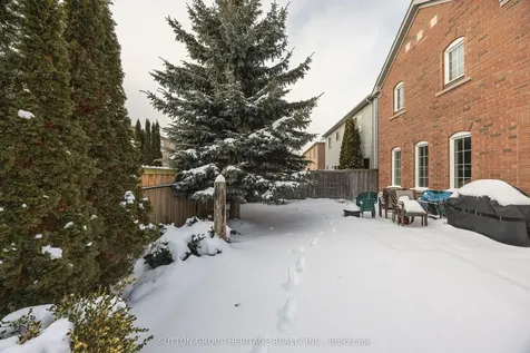 2 Peacock Crescent Ajax ON L1T 0C6