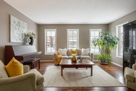 2 Peacock Crescent Ajax ON L1T 0C6