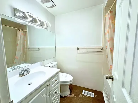41 Fieldview Crescent Whitby ON L1N 8B5