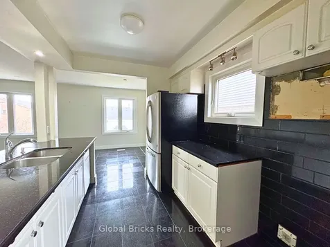 41 Fieldview Crescent Whitby ON L1N 8B5