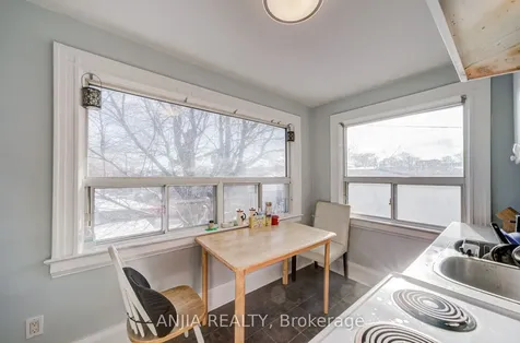 7 Linnsmore Crescent Toronto ON M4J 4J5