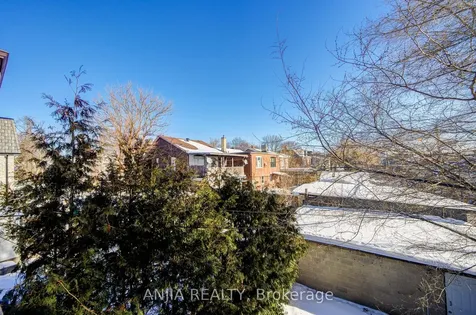 7 Linnsmore Crescent Toronto ON M4J 4J5