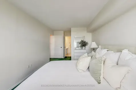 10 Dean Park Road Toronto ON M1B 3G8