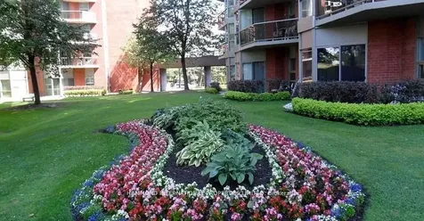 10 Dean Park Road Toronto ON M1B 3G8