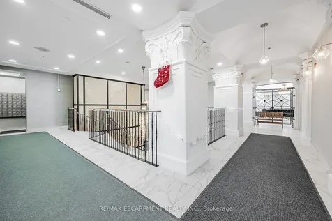 61 Town Centre Court Toronto ON M1P 5C5