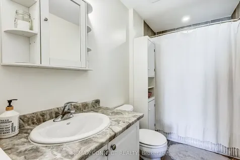 21 Brookhouse Drive Clarington ON L1B 0B4