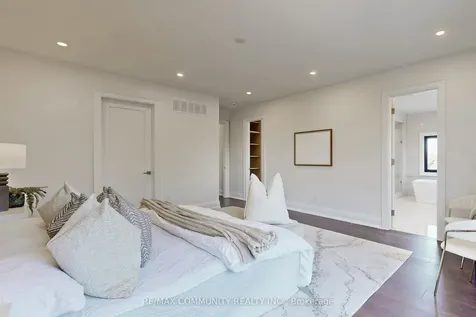 122 Marble Arch Crescent Toronto ON M1R 1W9