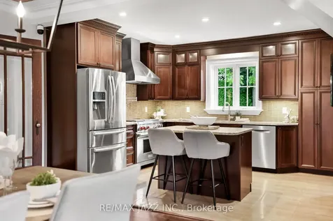 690 Bessborough Drive Oshawa ON L1G 4H2
