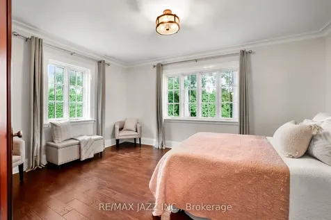 690 Bessborough Drive Oshawa ON L1G 4H2