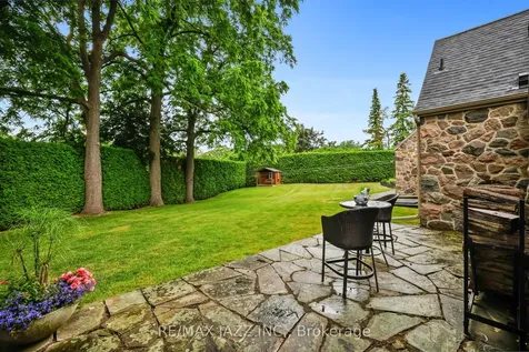 690 Bessborough Drive Oshawa ON L1G 4H2