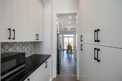 14 Seagrave Lane Ajax ON L1T 0P2