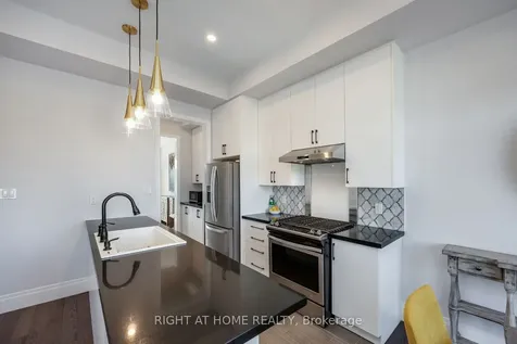 14 Seagrave Lane Ajax ON L1T 0P2