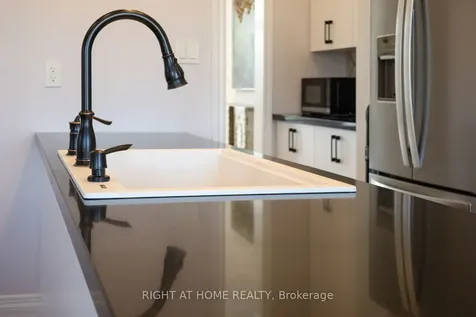 14 Seagrave Lane Ajax ON L1T 0P2