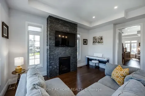 14 Seagrave Lane Ajax ON L1T 0P2