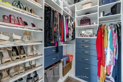 14 Seagrave Lane Ajax ON L1T 0P2