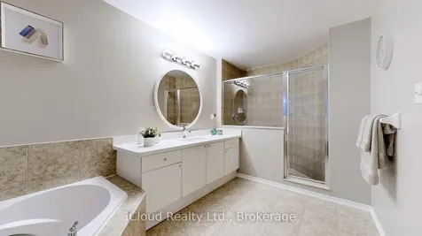 33 Alden Square Ajax ON L1T 4Z2