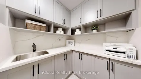 33 Alden Square Ajax ON L1T 4Z2