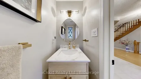 33 Alden Square Ajax ON L1T 4Z2