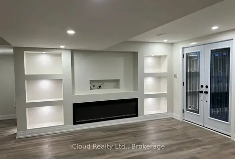 33 Alden Square Ajax ON L1T 4Z2