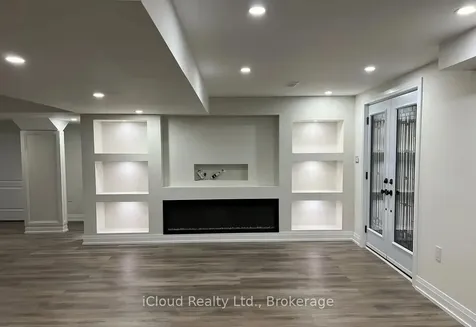 33 Alden Square Ajax ON L1T 4Z2