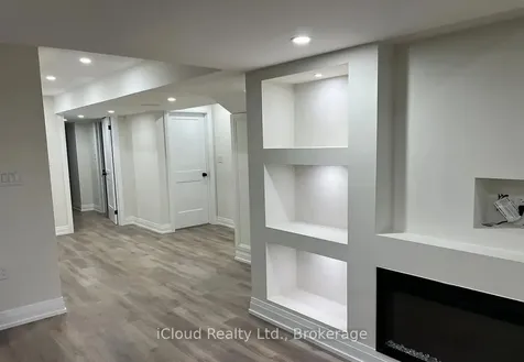 33 Alden Square Ajax ON L1T 4Z2