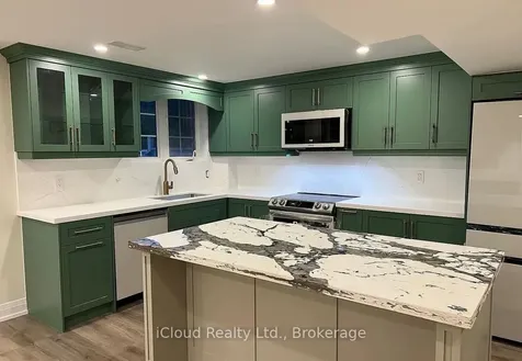 33 Alden Square Ajax ON L1T 4Z2