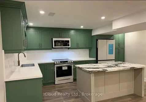 33 Alden Square Ajax ON L1T 4Z2