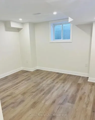 33 Alden Square Ajax ON L1T 4Z2