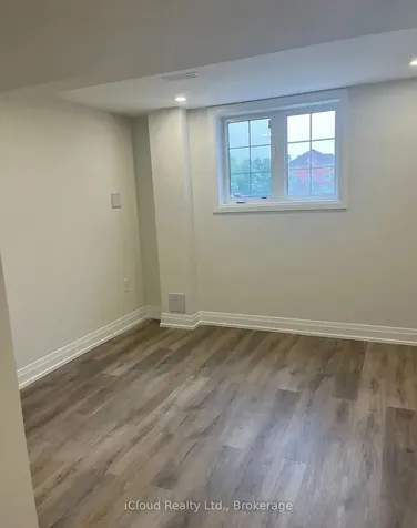 33 Alden Square Ajax ON L1T 4Z2