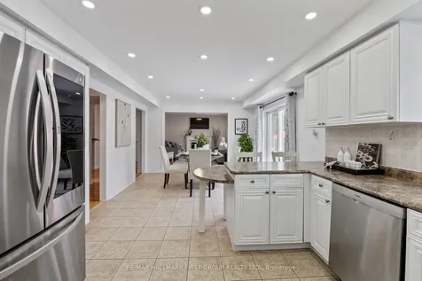 19 Ballgrove Crescent Ajax ON L1T 4Z3