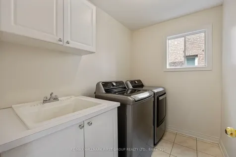 19 Ballgrove Crescent Ajax ON L1T 4Z3