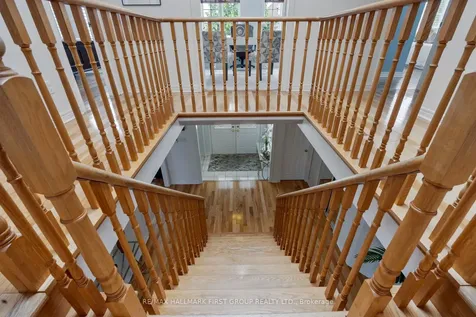 19 Ballgrove Crescent Ajax ON L1T 4Z3